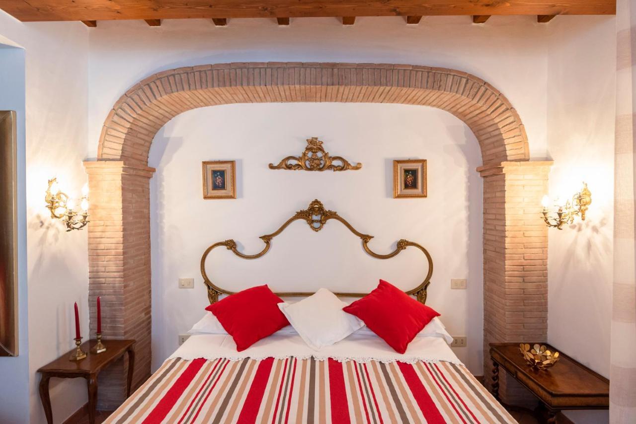 Agriturismo La Rombaia Кастільйоне-делла-Пеская Екстер'єр фото